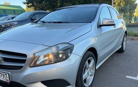 Mercedes-Benz A-Класс, 2015 год, 1 390 000 рублей, 3 фотография