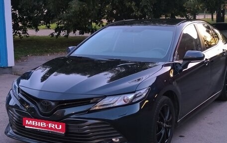 Toyota Camry, 2019 год, 2 300 000 рублей, 2 фотография