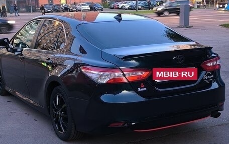 Toyota Camry, 2019 год, 2 300 000 рублей, 4 фотография