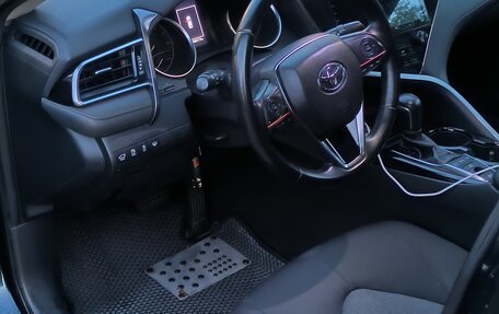 Toyota Camry, 2019 год, 2 300 000 рублей, 10 фотография