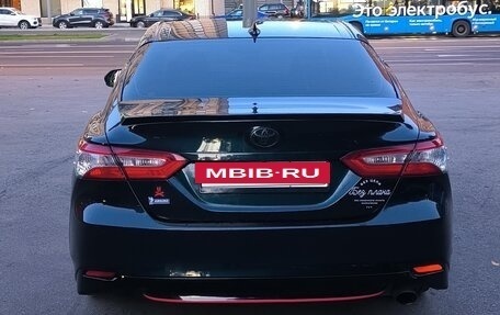Toyota Camry, 2019 год, 2 300 000 рублей, 5 фотография