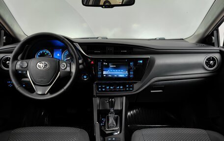 Toyota Corolla, 2018 год, 1 585 000 рублей, 12 фотография
