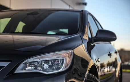Opel Astra J, 2011 год, 649 777 рублей, 2 фотография
