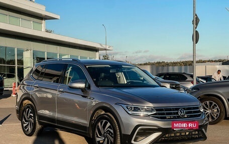 Volkswagen Tiguan II, 2023 год, 3 299 000 рублей, 3 фотография