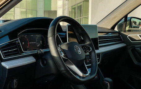 Volkswagen Tiguan II, 2023 год, 3 299 000 рублей, 13 фотография