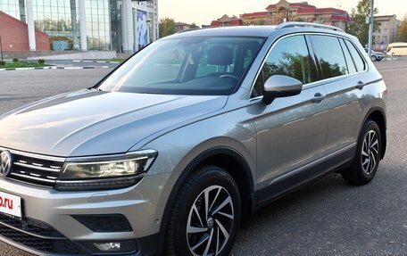 Volkswagen Tiguan II, 2018 год, 2 610 000 рублей, 2 фотография