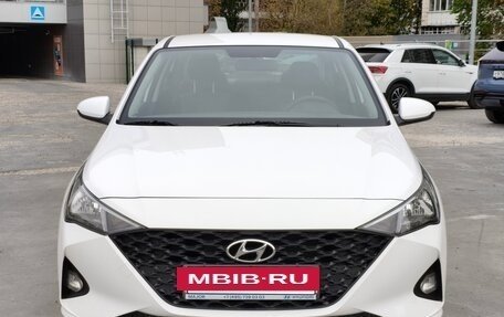 Hyundai Solaris II рестайлинг, 2022 год, 1 450 000 рублей, 2 фотография