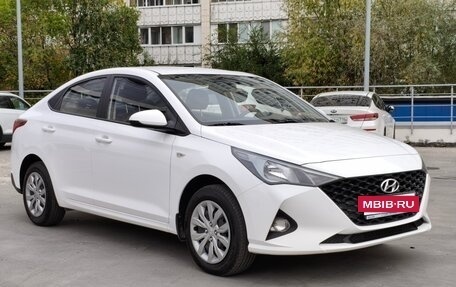 Hyundai Solaris II рестайлинг, 2022 год, 1 450 000 рублей, 3 фотография