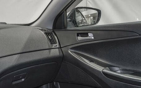 Hyundai Sonata VI, 2011 год, 950 000 рублей, 23 фотография