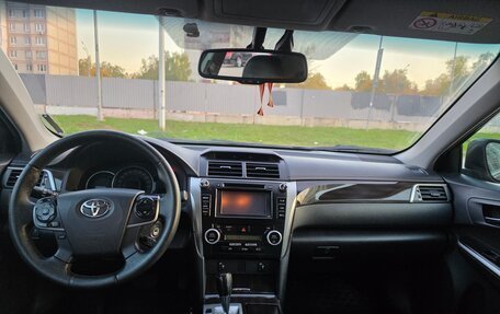 Toyota Camry, 2014 год, 1 280 000 рублей, 10 фотография
