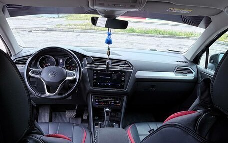 Volkswagen Tiguan II, 2021 год, 2 500 000 рублей, 3 фотография