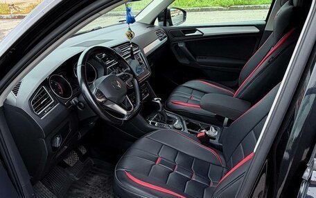 Volkswagen Tiguan II, 2021 год, 2 500 000 рублей, 4 фотография