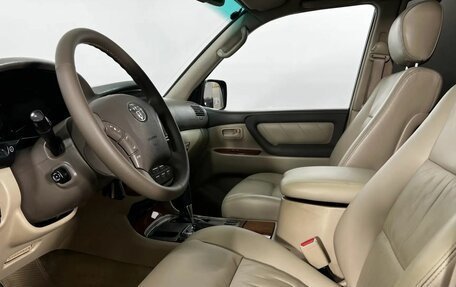 Toyota Land Cruiser 100 рестайлинг 2, 2005 год, 2 150 000 рублей, 10 фотография