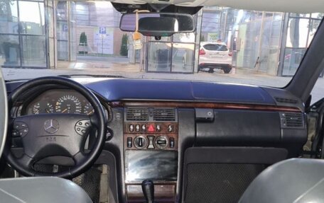 Mercedes-Benz E-Класс, 1996 год, 700 000 рублей, 12 фотография
