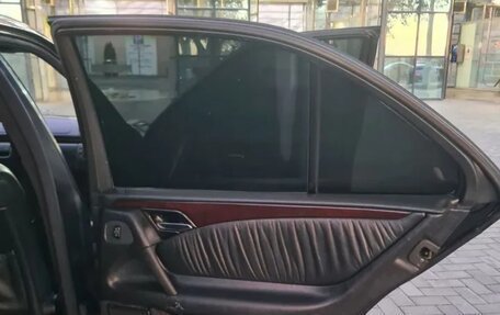 Mercedes-Benz E-Класс, 1996 год, 700 000 рублей, 7 фотография
