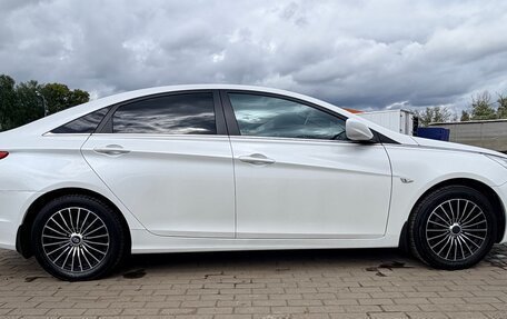 Hyundai Sonata VI, 2012 год, 1 050 000 рублей, 2 фотография