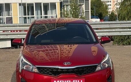 KIA Rio IV, 2021 год, 1 670 000 рублей, 2 фотография
