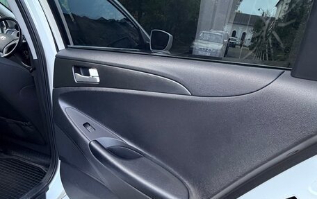 Hyundai Sonata VI, 2012 год, 1 050 000 рублей, 30 фотография