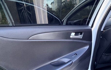 Hyundai Sonata VI, 2012 год, 1 050 000 рублей, 29 фотография