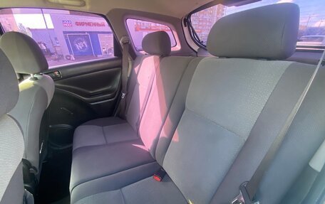 Toyota Matrix, 2002 год, 620 000 рублей, 8 фотография