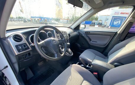 Toyota Matrix, 2002 год, 620 000 рублей, 11 фотография