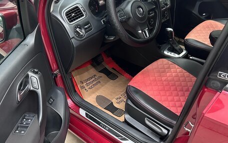 Volkswagen Polo VI (EU Market), 2015 год, 900 000 рублей, 2 фотография