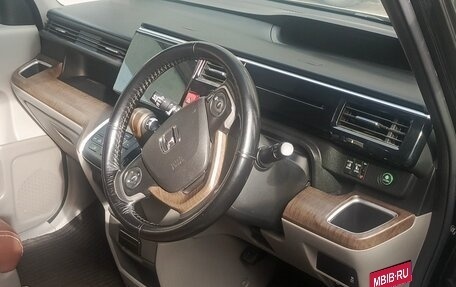 Honda Stepwgn IV, 2016 год, 1 900 000 рублей, 19 фотография