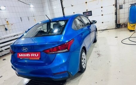 Hyundai Solaris II рестайлинг, 2018 год, 670 000 рублей, 3 фотография