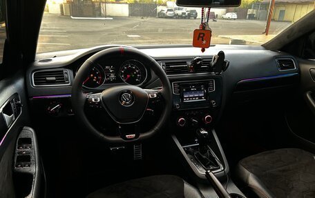 Volkswagen Jetta VI, 2016 год, 1 280 000 рублей, 15 фотография