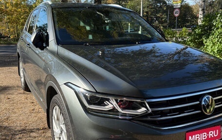 Volkswagen Tiguan II, 2021 год, 2 350 000 рублей, 4 фотография