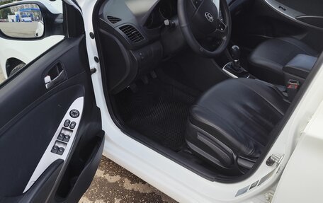Hyundai Solaris II рестайлинг, 2015 год, 850 000 рублей, 9 фотография