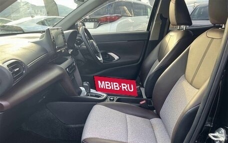 Toyota Yaris Cross, 2023 год, 1 338 000 рублей, 10 фотография