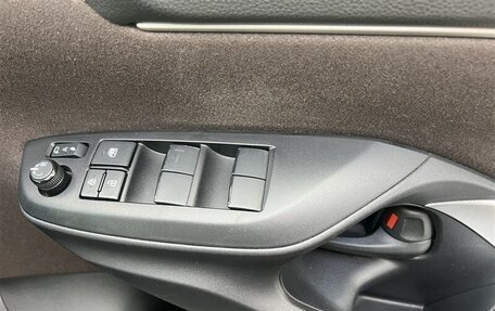 Toyota Yaris Cross, 2023 год, 1 338 000 рублей, 28 фотография