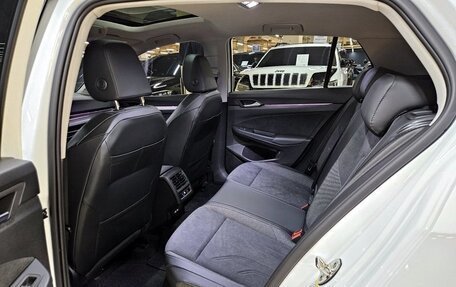 Volkswagen Golf VIII, 2025 год, 3 490 000 рублей, 16 фотография