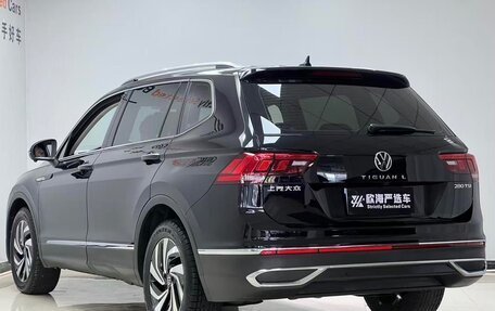 Volkswagen Tiguan II, 2023 год, 1 870 000 рублей, 4 фотография