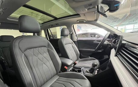 Volkswagen Tiguan II, 2023 год, 1 870 000 рублей, 16 фотография