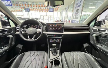 Volkswagen Tiguan II, 2023 год, 1 870 000 рублей, 14 фотография