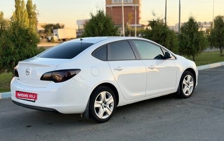 Opel Astra J, 2013 год, 700 000 рублей, 2 фотография