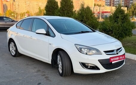 Opel Astra J, 2013 год, 700 000 рублей, 4 фотография