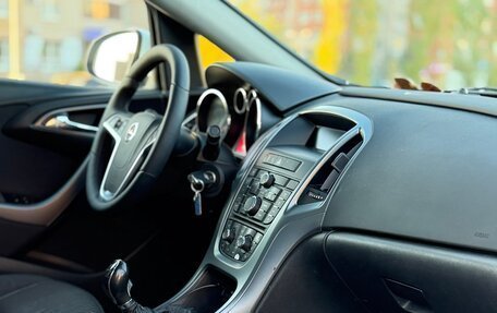 Opel Astra J, 2013 год, 700 000 рублей, 11 фотография