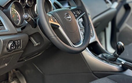 Opel Astra J, 2013 год, 700 000 рублей, 12 фотография