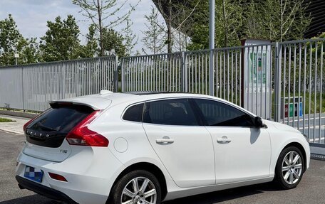 Volvo V40 II рестайлинг, 2019 год, 1 070 000 рублей, 6 фотография