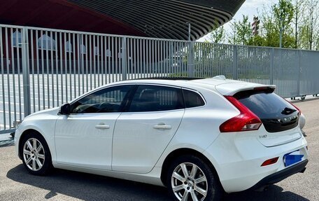 Volvo V40 II рестайлинг, 2019 год, 1 070 000 рублей, 4 фотография