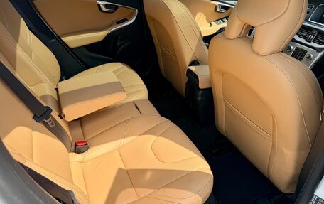 Volvo V40 II рестайлинг, 2019 год, 1 070 000 рублей, 13 фотография