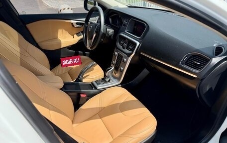 Volvo V40 II рестайлинг, 2019 год, 1 070 000 рублей, 11 фотография