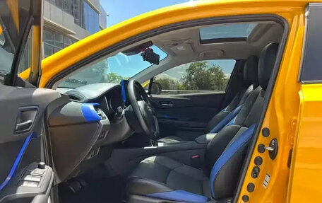 Toyota C-HR I рестайлинг, 2022 год, 1 759 000 рублей, 7 фотография