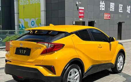 Toyota C-HR I рестайлинг, 2022 год, 1 759 000 рублей, 4 фотография