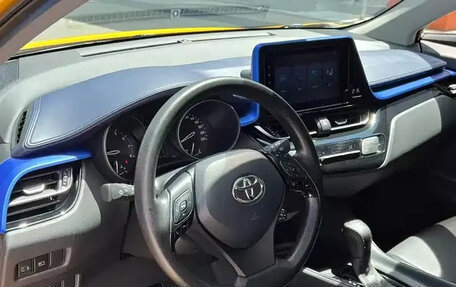 Toyota C-HR I рестайлинг, 2022 год, 1 759 000 рублей, 8 фотография