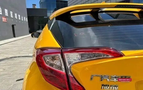 Toyota C-HR I рестайлинг, 2022 год, 1 759 000 рублей, 6 фотография