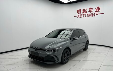 Volkswagen Golf VIII, 2023 год, 2 208 000 рублей, 3 фотография
